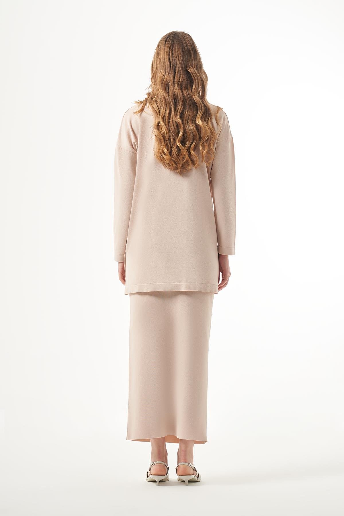 1302 Merserize Kalem Etekli Takım Düğme Detay Bej
