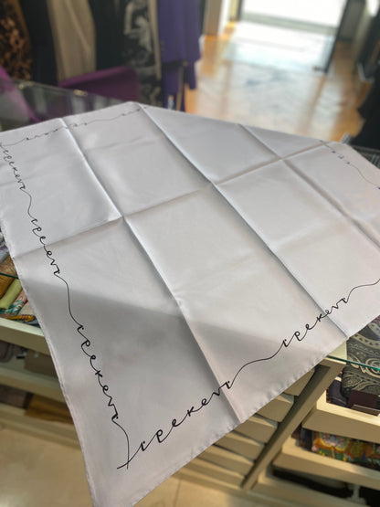 İPEKEVİ İMZALI EŞARP