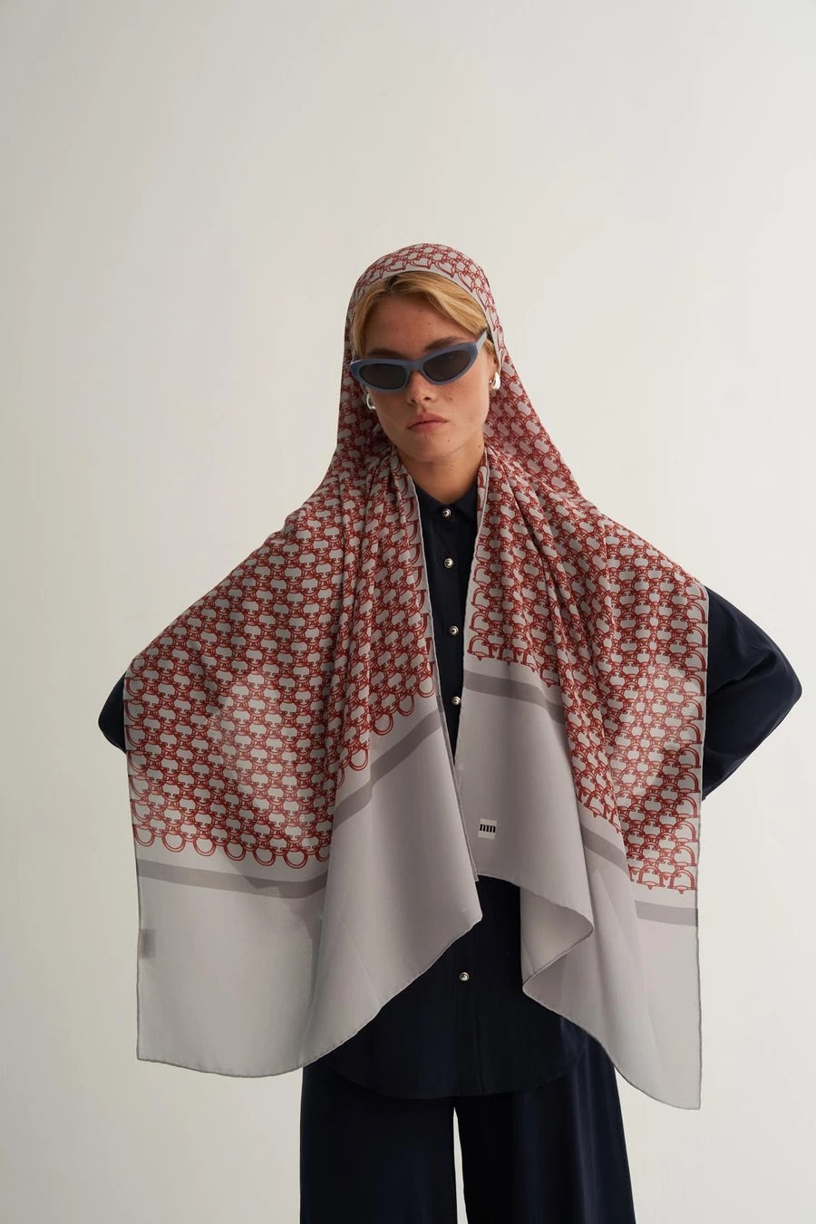 Loop Desenli İpek Şal