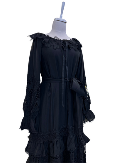 1429 Katlı Dantel Elbise Siyah