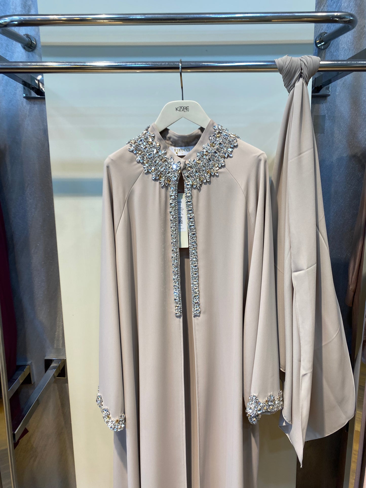 6270 KOLLARI VE YAKASI ELİŞİ REGLAN KOL ABAYA
