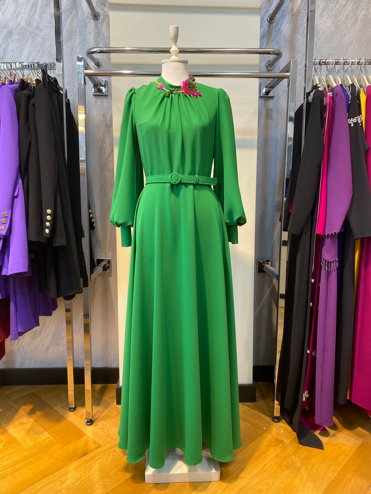 3149 Dilan Elbise Yaka Detaylı