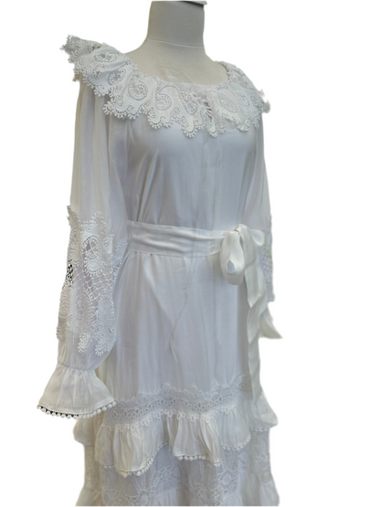 1429 Dantel Katlı Elbise Beyaz