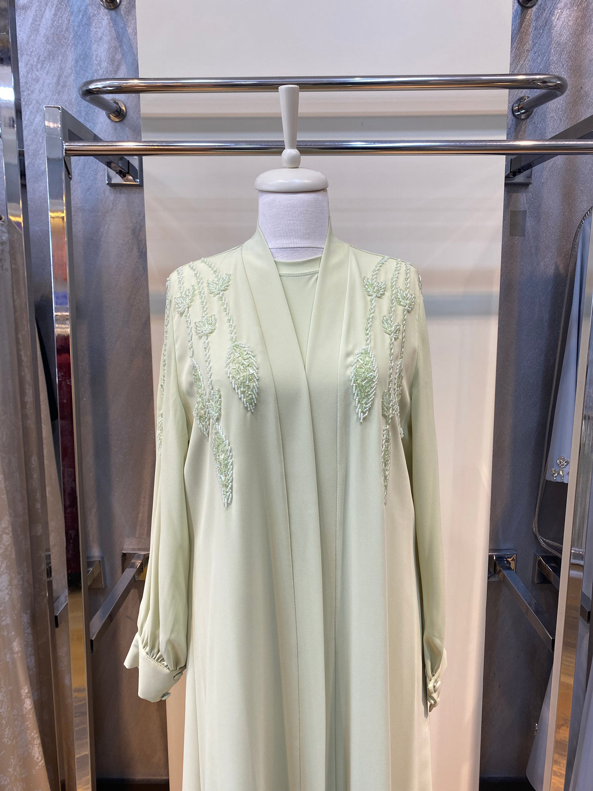 6306 önü boncuklu abaya