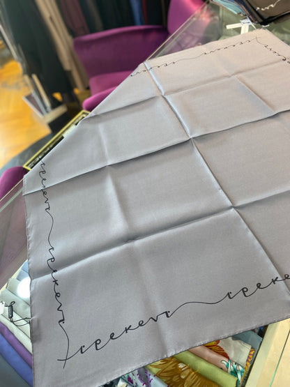 İPEKEVİ İMZALI EŞARP