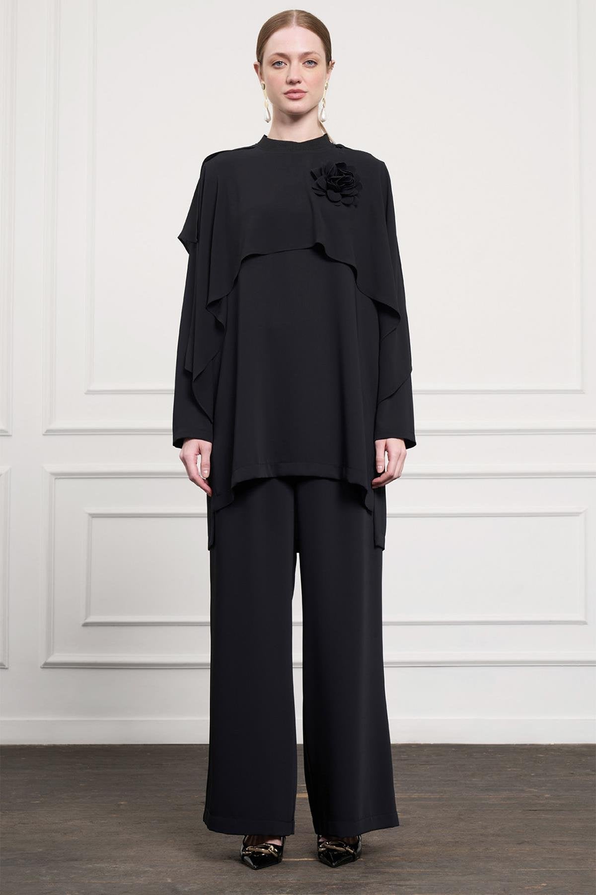 1058 Tül ve Gül Aksesuar Detaylı Pantolonlu Takım Siyah